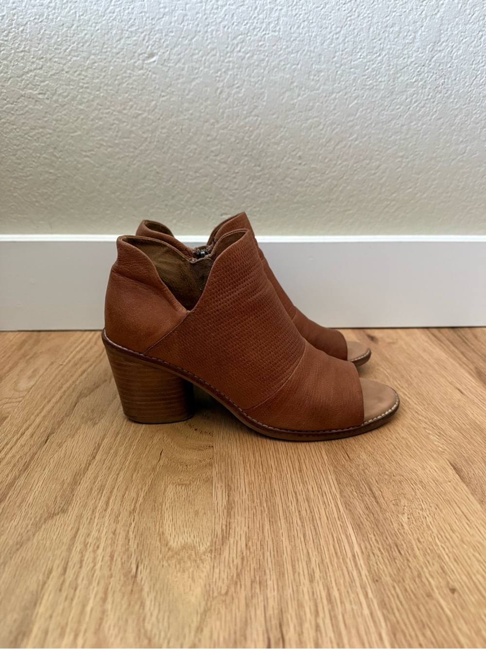 Sofft Leather Molly Peep Toe Heels Brown Size 7.5